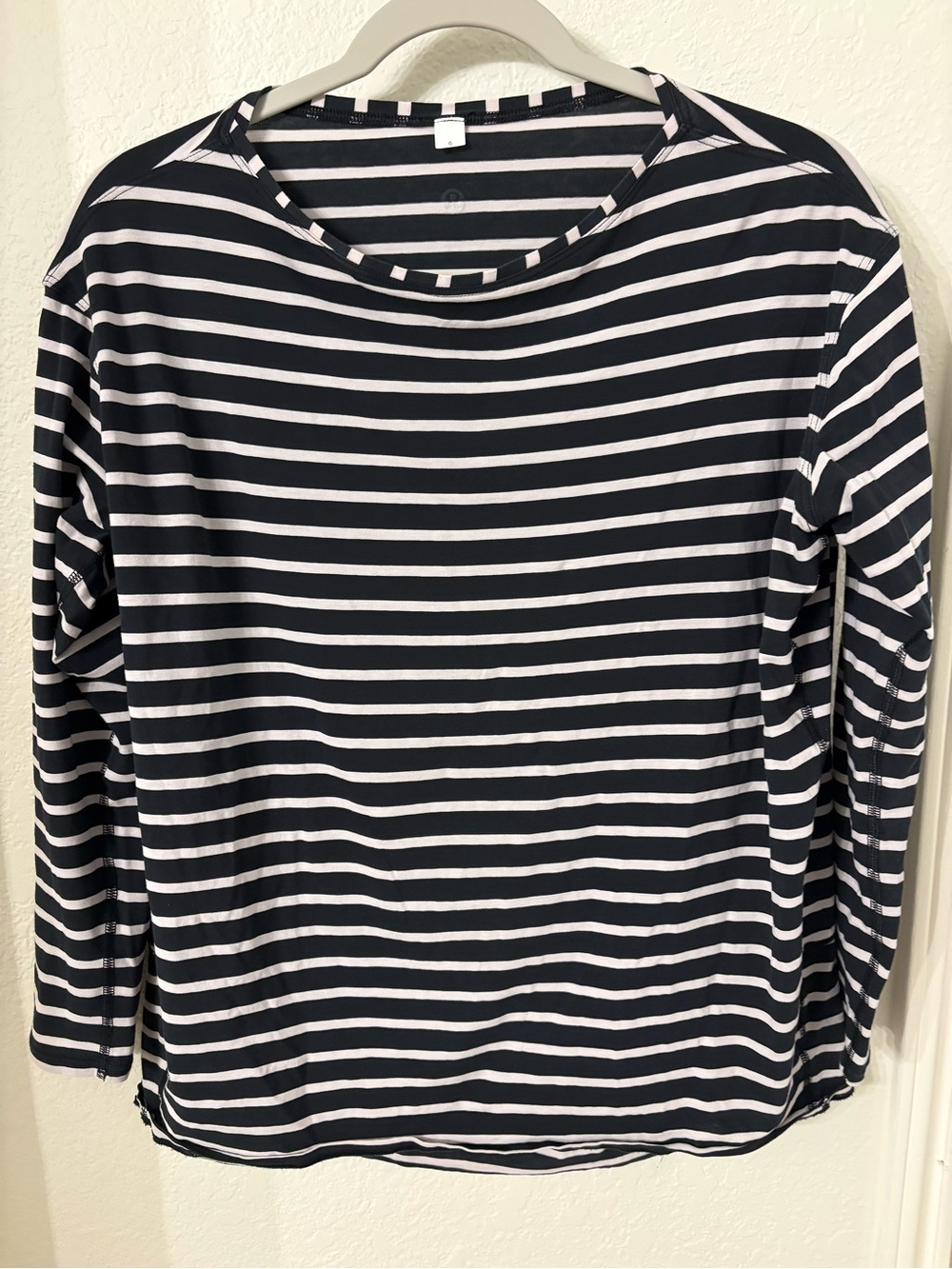 Lululemon Black & White Striped Long Sleeve Crew Neck Athletic Top Size 6